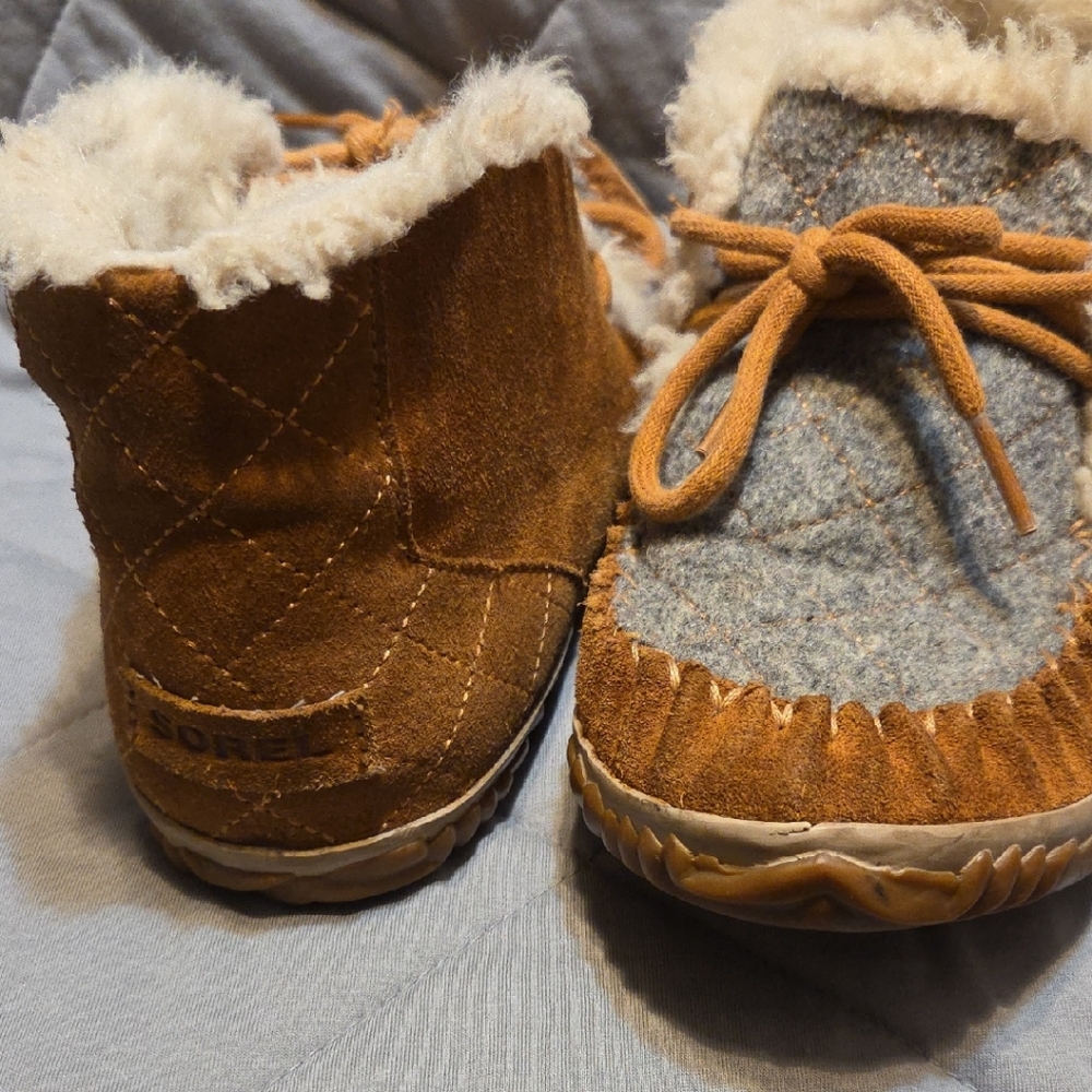 Sorel Tan and Gray Out-N-About Mocassin Boots